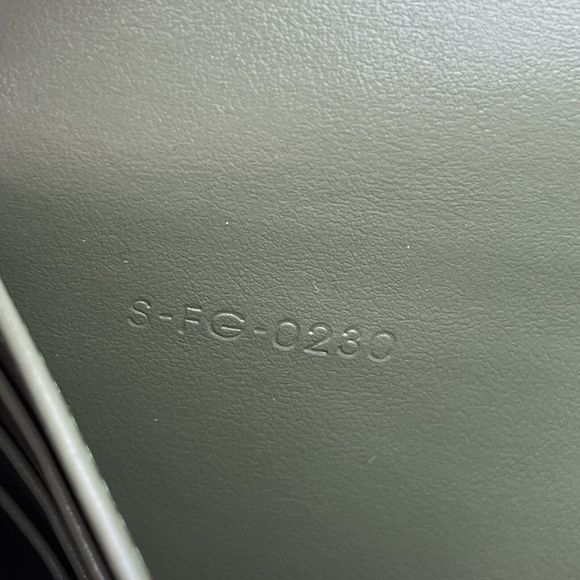 CELINE LARGE WALLET TRIOMPHE IN SHINY CALFSKIN DARK OLIVE Box And Dust Bag - Picture 16 of 16